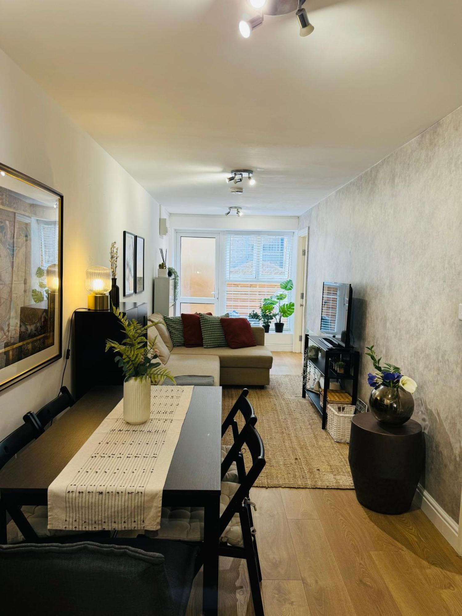 Holiday Home 2Br L 2Ba With Patio-Sleep 6 London Exterior photo